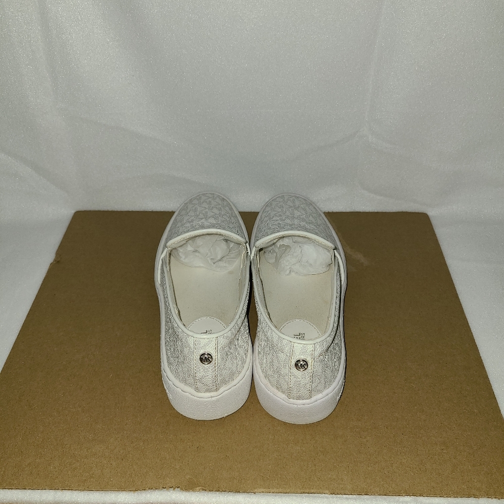 Teddi Slip-On Sneaker Size 6 Signature Logo - Picture 4 of 11